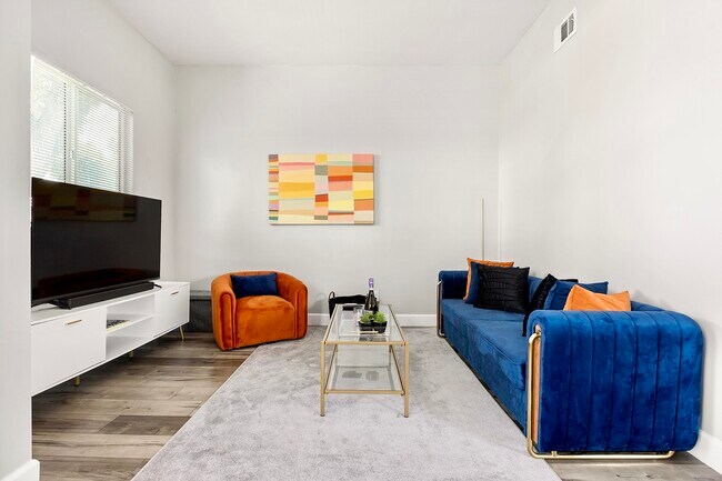 Foto del edificio - 3417 Edgehill Dr