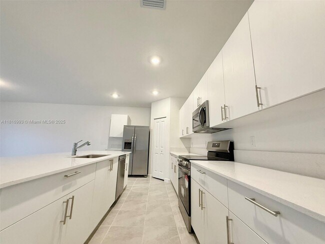 Foto del edificio - 5033 Oakmont Dr