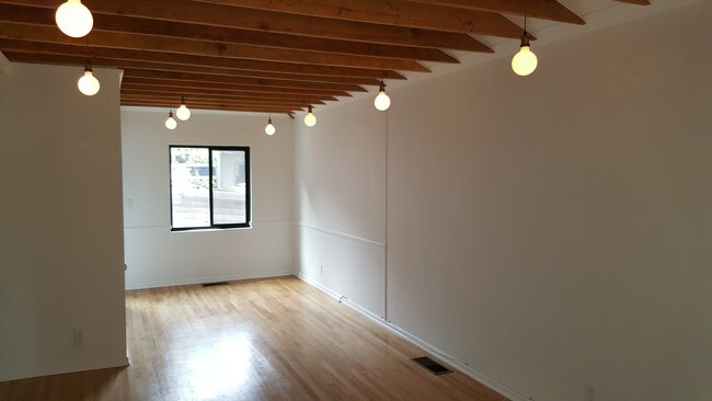 Living Room - 2132 Griffith Park Blvd
