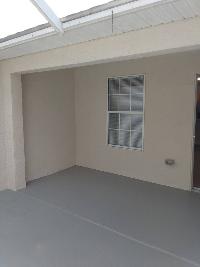 Building Photo - 9 Pony Express Dr