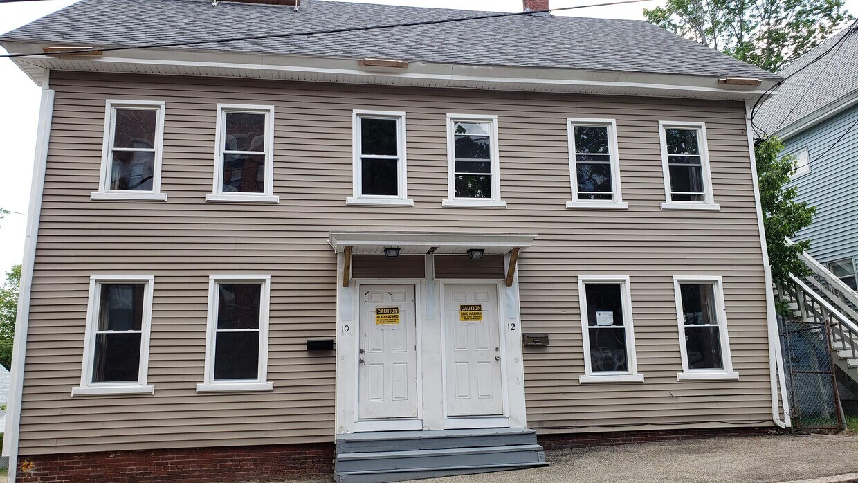 12 School St, Somersworth, NH 03878 Room for Rent in Somersworth, NH