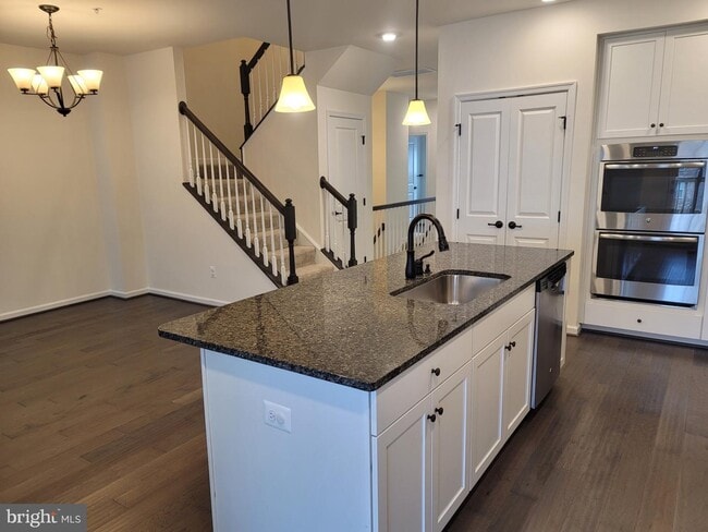 Building Photo - 41438 Black Cherry Terrace
