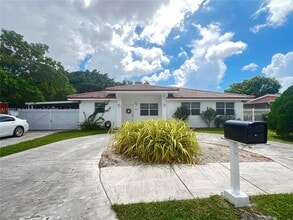 Building Photo - 1351 SW 70th Ave