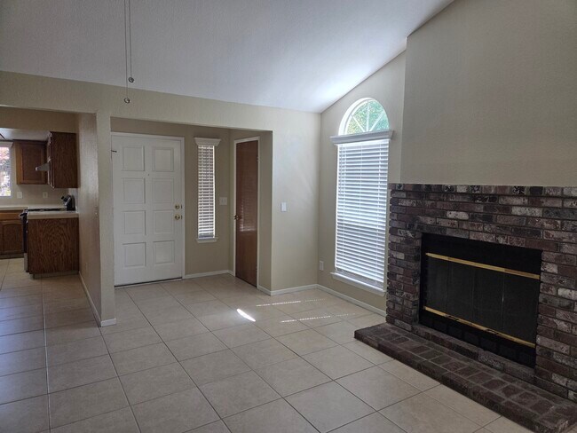 Foto del edificio - 9497 N Sharon Ave