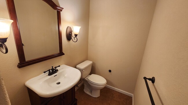 Building Photo - 2 Bed Unit In Somerset Woods Community