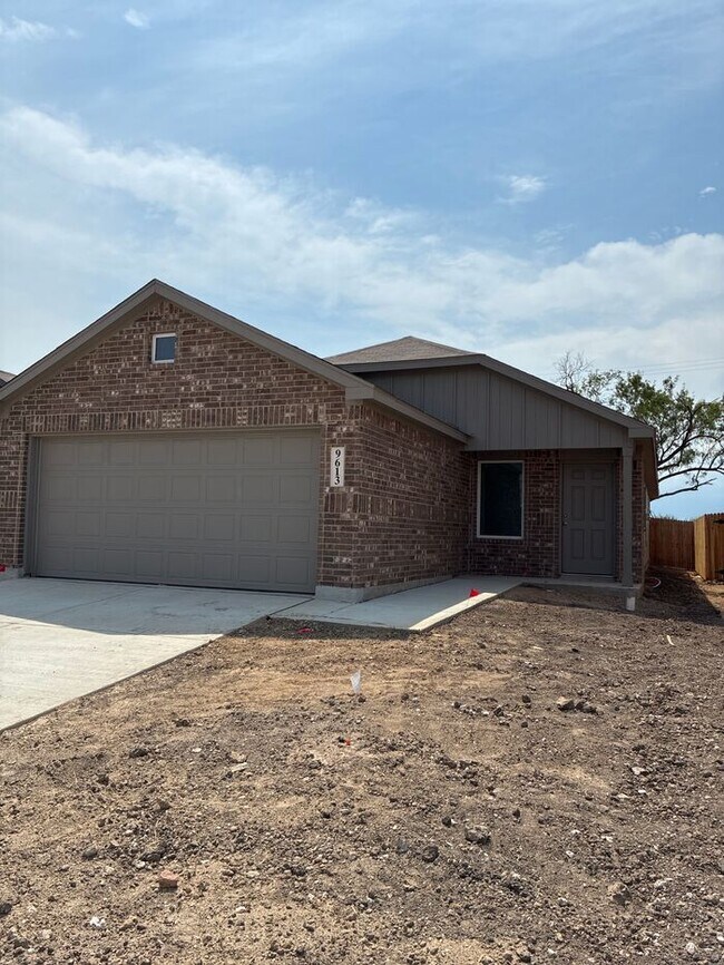 Building Photo - 9613 Garnet Grv