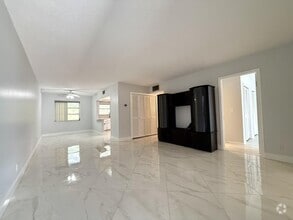 Building Photo - 53 Stratford D