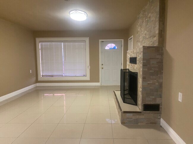 Sala de estar - 22317 E Avenue O