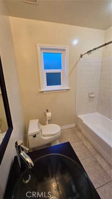 Foto del edificio - 21250 Doble Ave