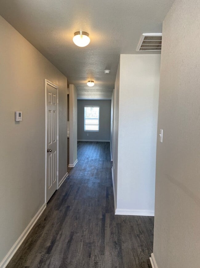 Building Photo - 3824 Keeneland Dr