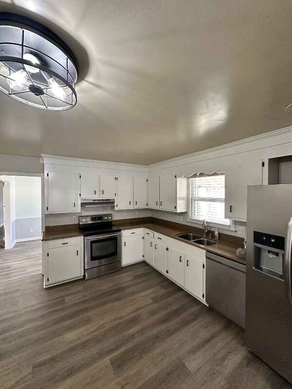 Building Photo - 508 Crown Crescent