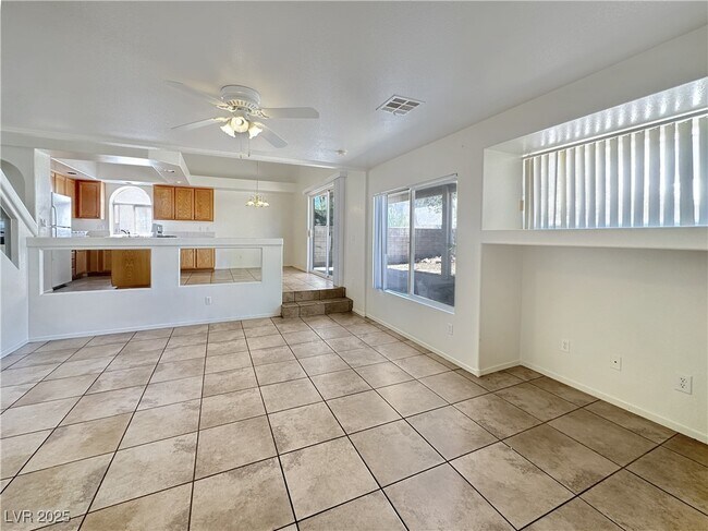 Foto del edificio - 8700 Raindrop Canyon Ave