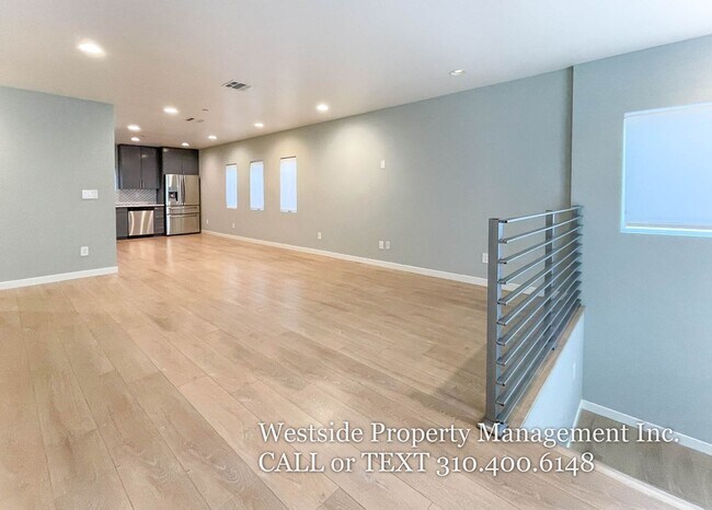 Foto del edificio - 6546 1/2 La Mirada Ave.-