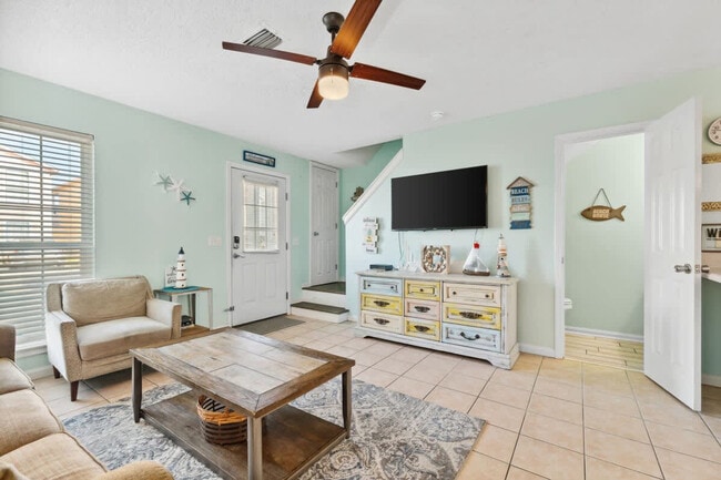 Foto del edificio - 17212 Front Beach Rd