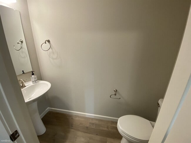 Building Photo - 8883 SW Elena Ln