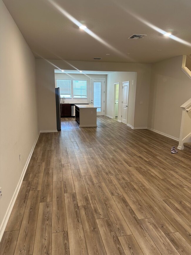 Foto del edificio - Isles of Lake Nona!! 3 Bedroom 2.5 Bathroom End Unit Townhome