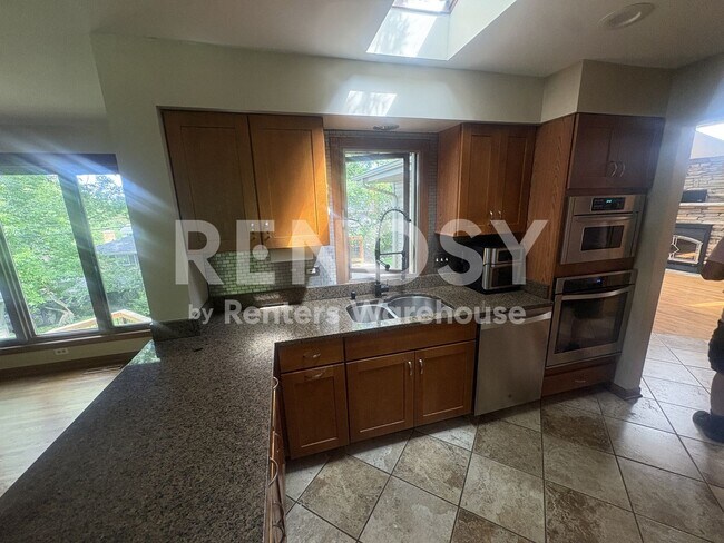 Foto del edificio - 5BD/2.5BA Home in New Hope Available Now