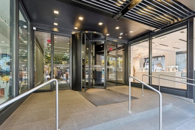 Building Photo - 535 N Michigan Ave