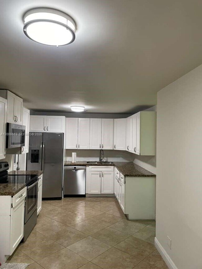 Foto del edificio - 3700 NE 13th Terrace