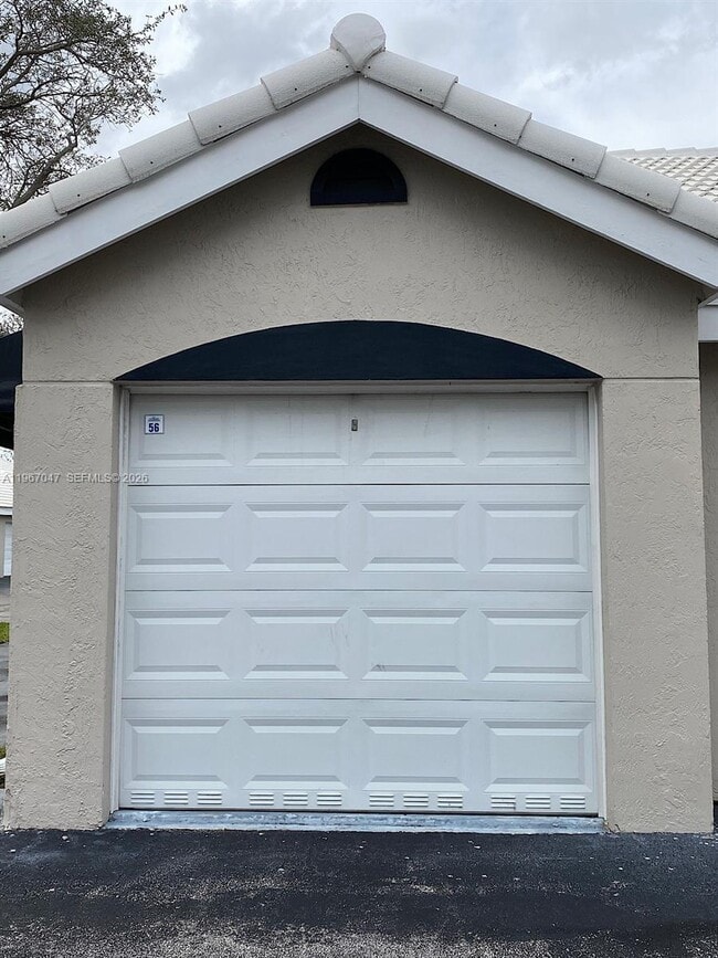 Building Photo - 2841 N Oakland Forest Dr