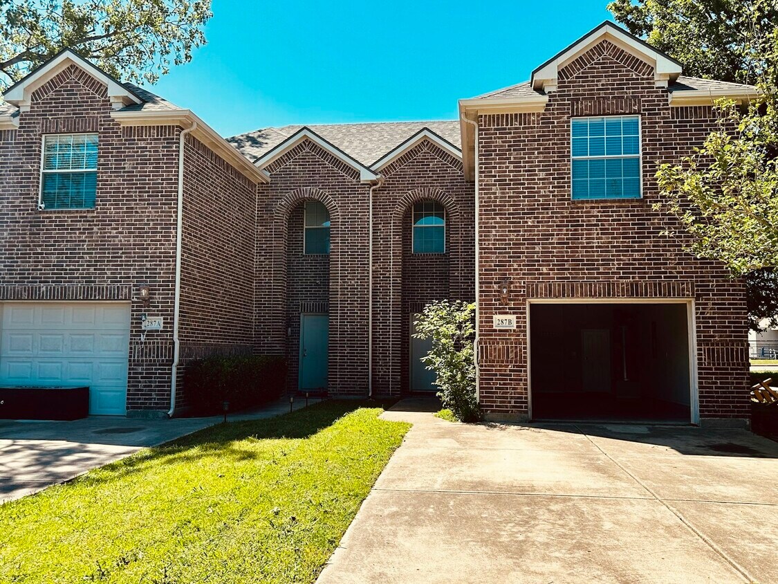 Primary Photo - 287 Castleridge Drive, Unit B