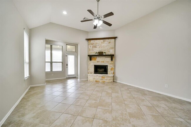 Foto del edificio - 2718 Misty Laurel Ct