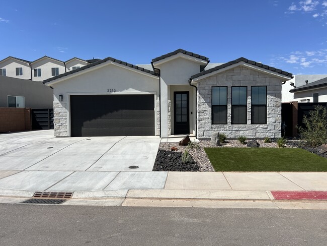 Building Photo - 2213 W 320 S