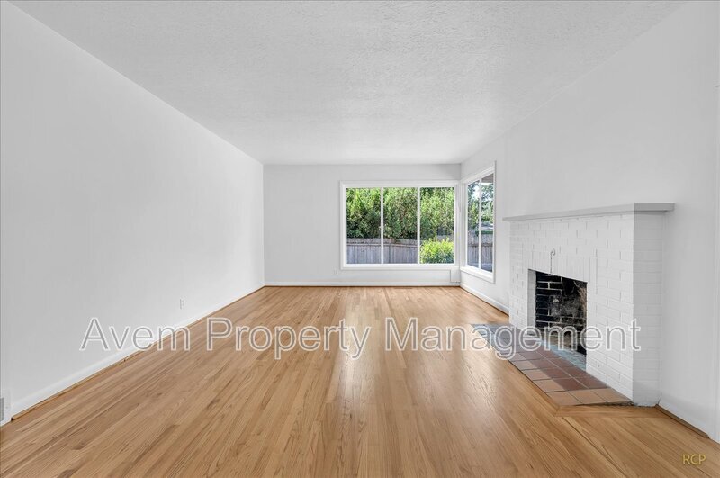Foto principal - 9710 S Corbett Ln