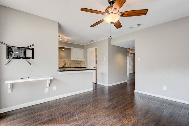 Foto del edificio - 6444 Burgoyne Rd