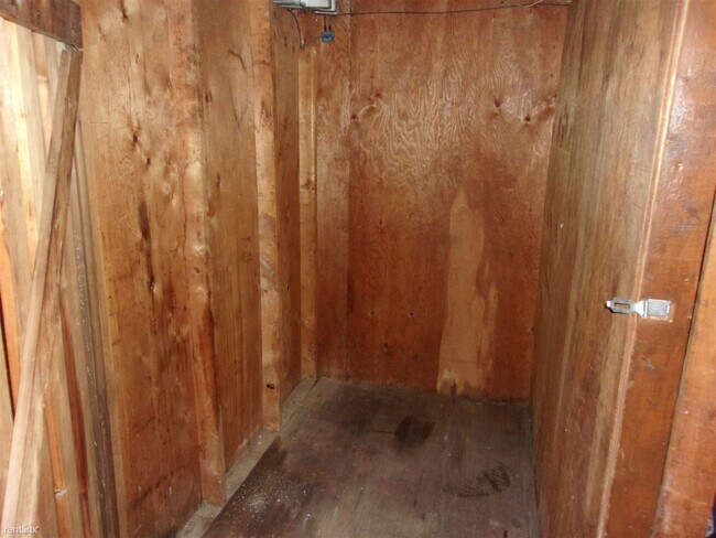 Building Photo - 2 br, 1 bath Condo - 18539 Christina Dr  1...