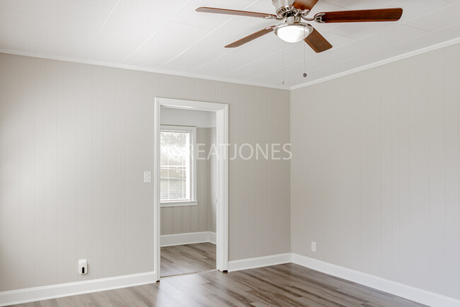 Foto del edificio - NOW OFFERING HALF OFF THE FIRST FULL MONTH...