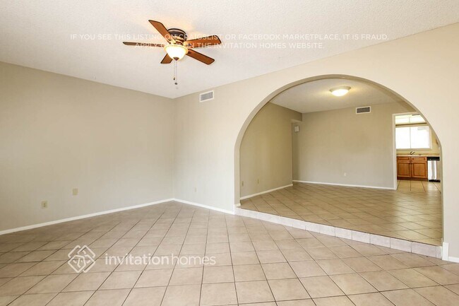 Building Photo - 13802 N 45th Ave