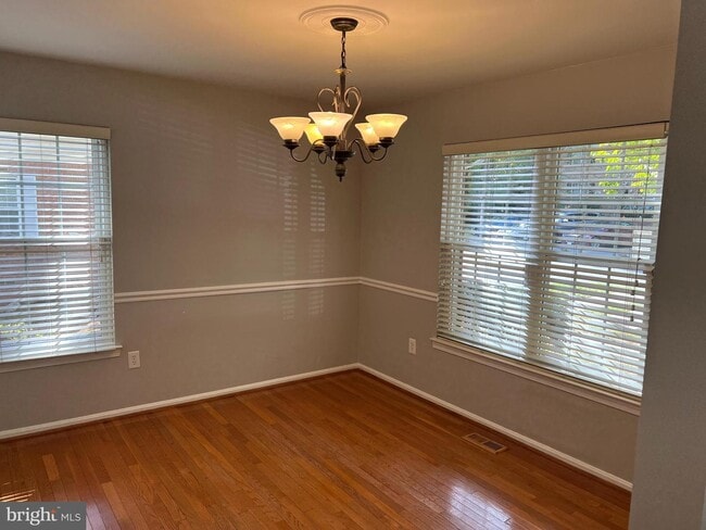 Building Photo - 5759 Heritage Hill Dr