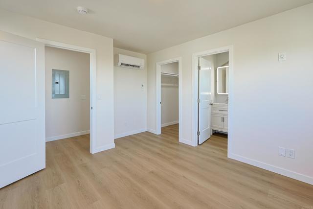 Foto del edificio - 5740 Midwick St