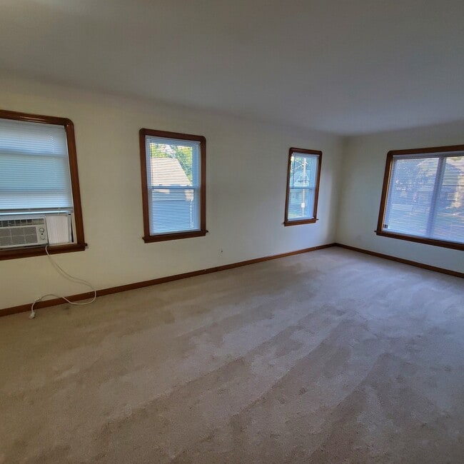 Building Photo - 4905 Behrwald Ave