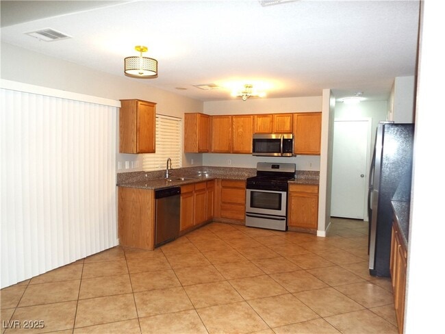 Building Photo - 648 E Sole Addiction Ave