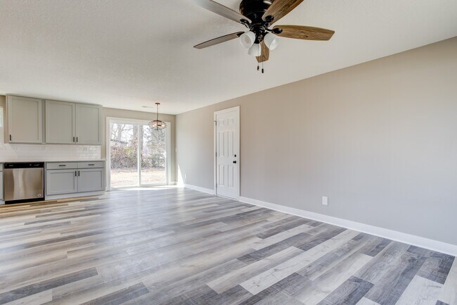 Building Photo - 6141 N Judson Dr