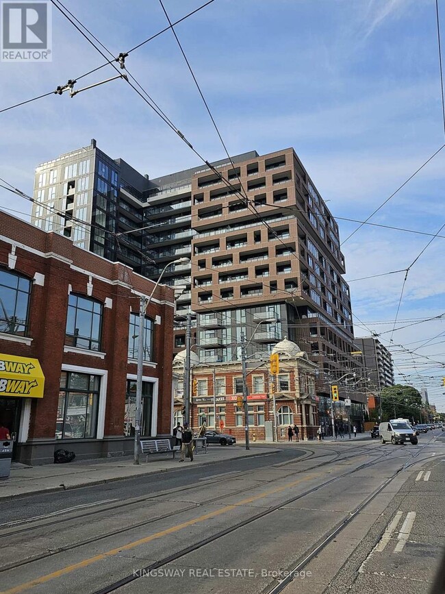 Building Photo - 270 Dufferin St