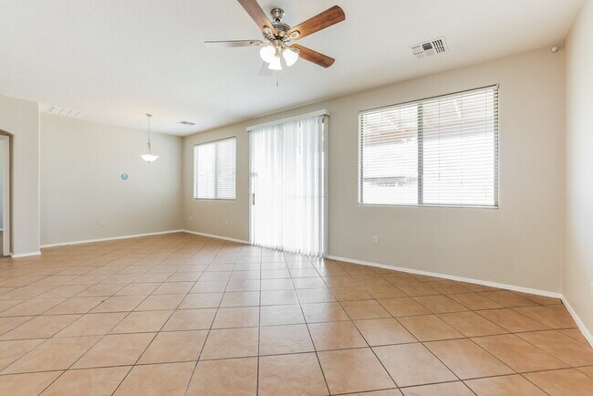 Building Photo - 3430 Avenida Bonita