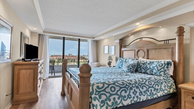 Building Photo - 7F38C9 Siesta Key