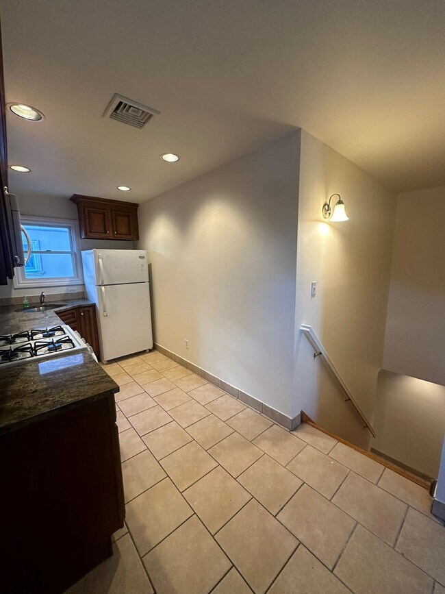 Foto del edificio - 28-23 210th Pl