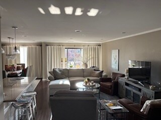 Family Room - 99 S Park Ave