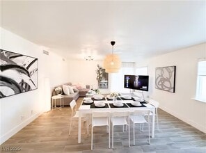 Building Photo - 6969 Paddington Way