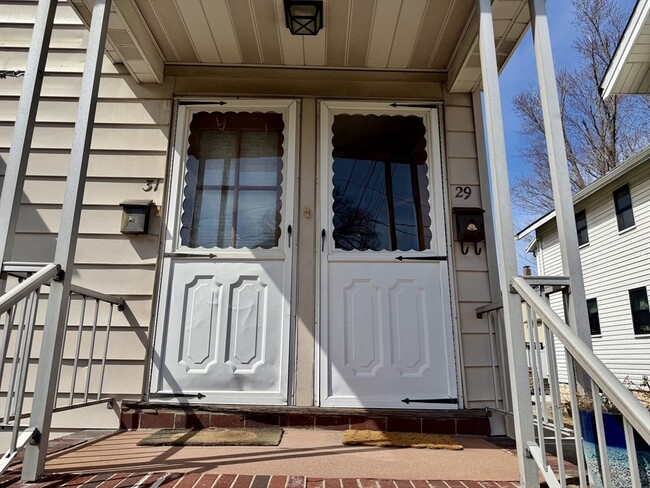 Building Photo - 29 Springfield St