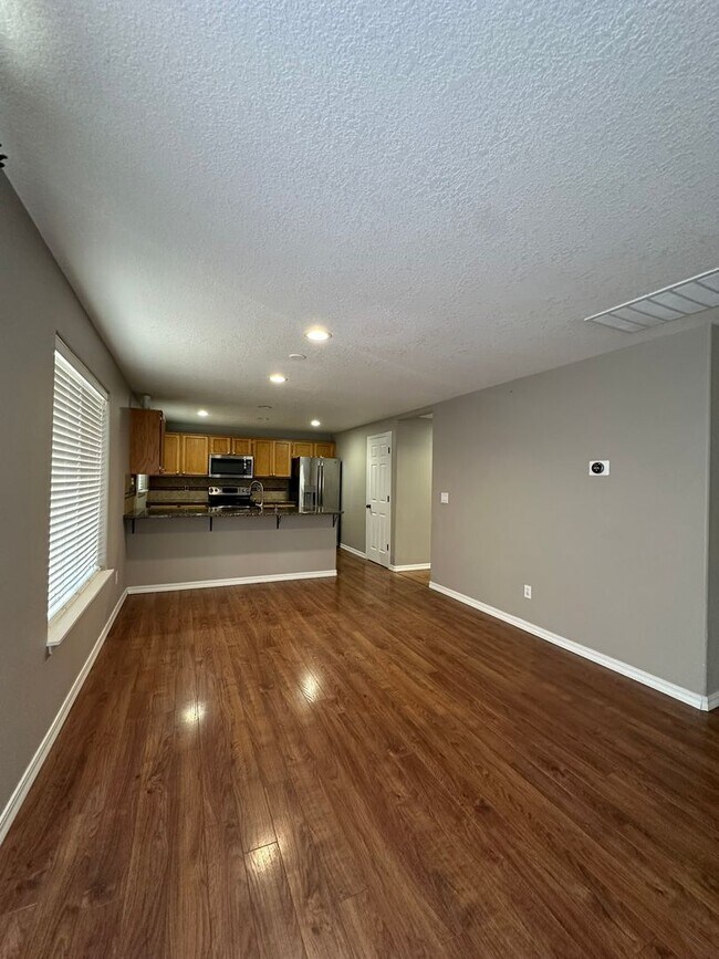 Foto del edificio - 4 bedroom, 2288sf home. Close to Nike, Int...