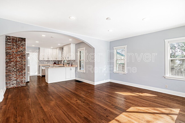 Foto del edificio - 890 Depew St