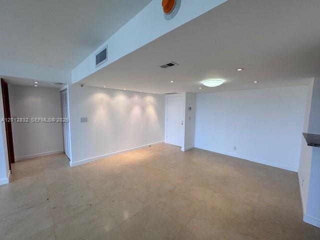 Building Photo - 4900 N Ocean Blvd