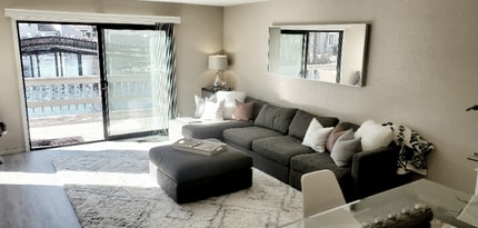 Building Photo - 2007 Sand Point Rd