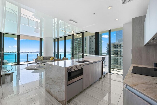Foto del edificio - 480 NE 31st St