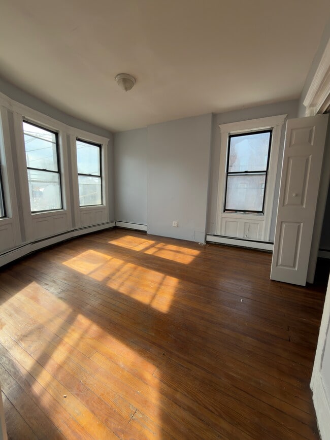 1697 JFK Blvd 2L - 1691 John F Kennedy Blvd